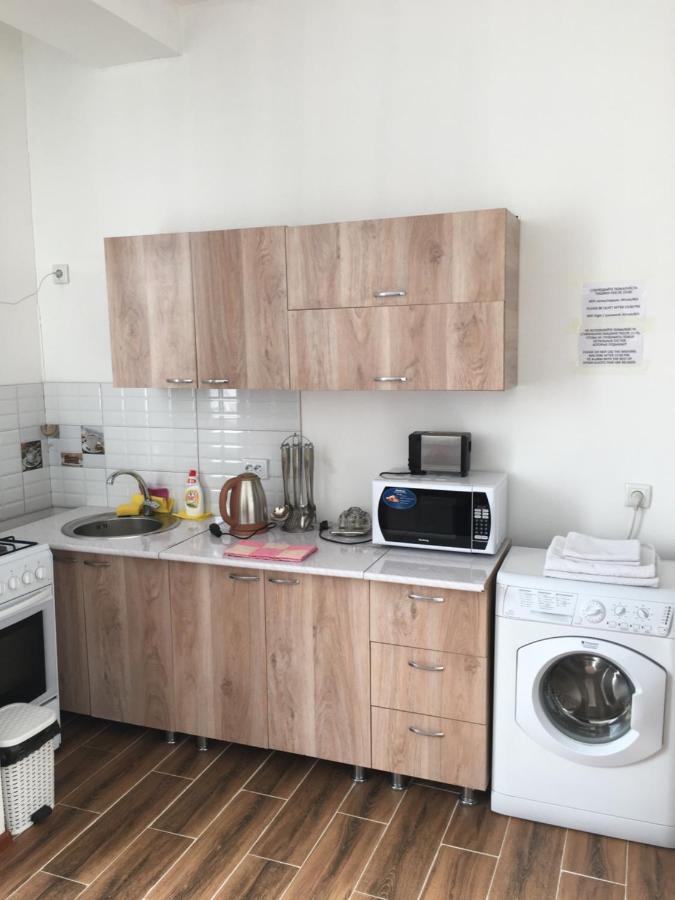 46,2 Karmysova Street Serviced Apartments アルマトイ エクステリア 写真