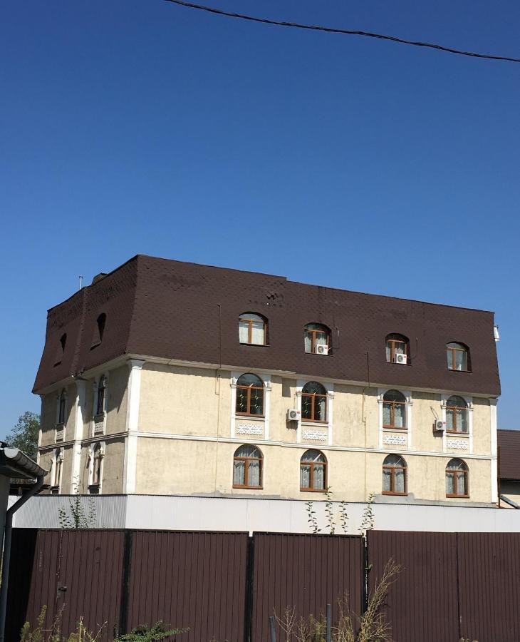 46,2 Karmysova Street Serviced Apartments アルマトイ エクステリア 写真