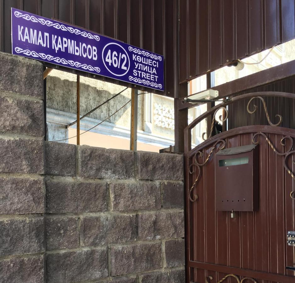 46,2 Karmysova Street Serviced Apartments アルマトイ エクステリア 写真